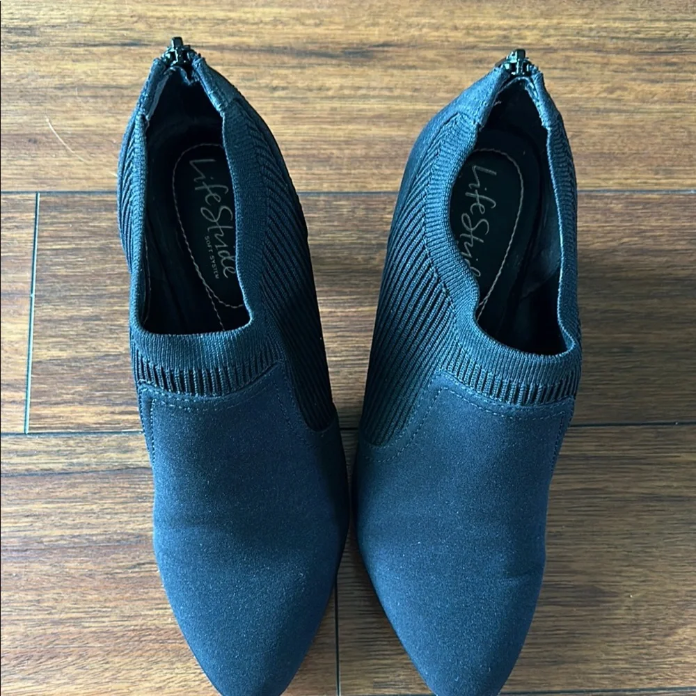 👢👢EUC Life Stride “Gia” Black Ankle Boots with Stretch Knit👢👢